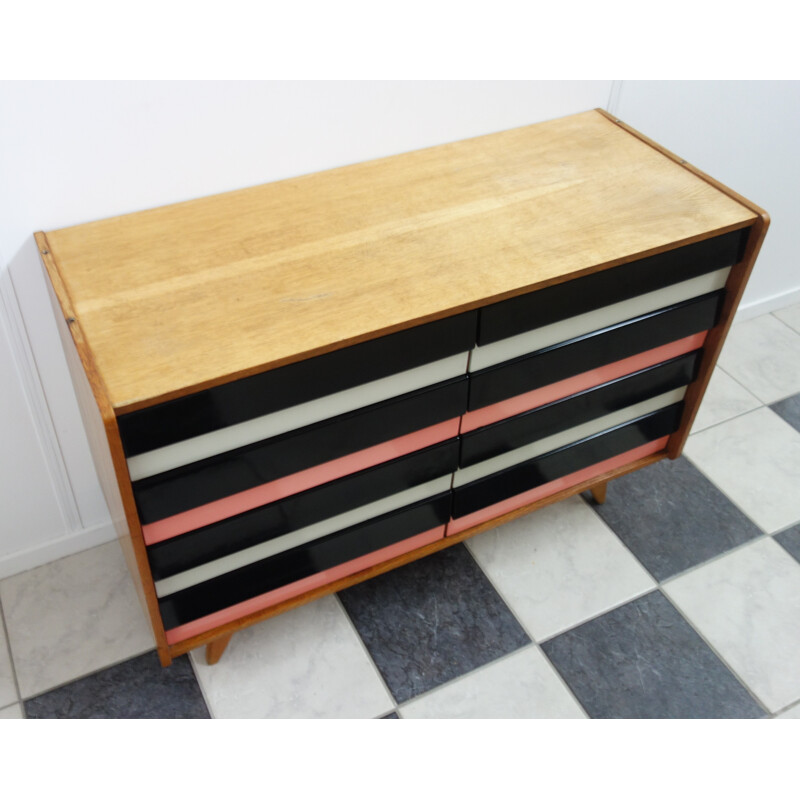 Vintage pink "U450" chest of drawers in oak by Jiri Jiroutek - 1960s