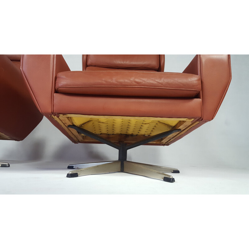Danish Leather Swivel armchair - 1970s