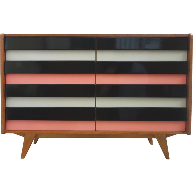 Vintage pink "U450" chest of drawers in oak by Jiri Jiroutek - 1960s