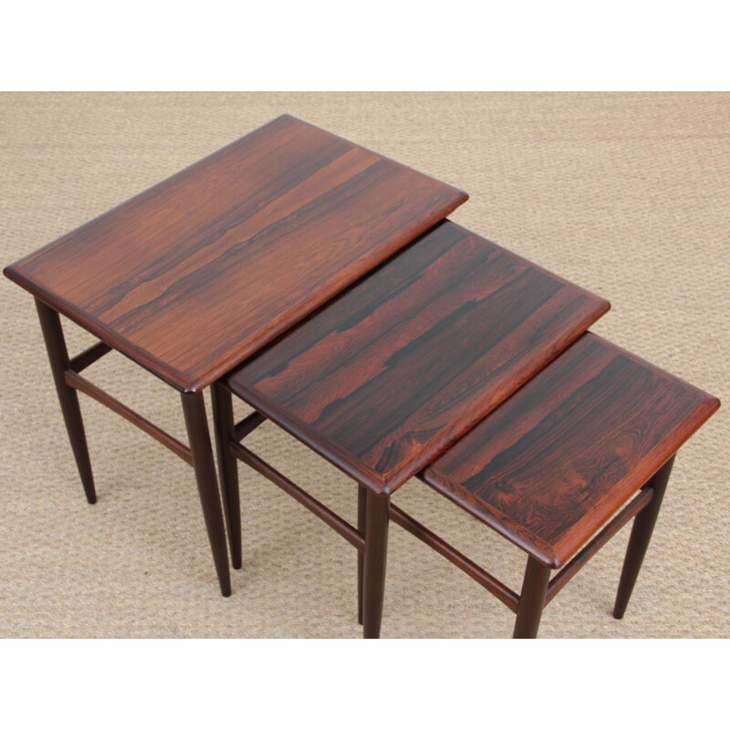 Suite de 3 tables gigognes scandinaves en palissandre de Rio - 1960