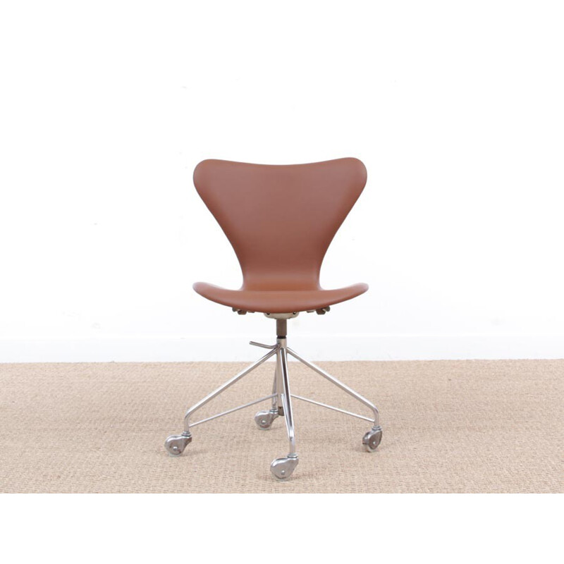 Skandinavischer Drehstuhl aus Leder von Arne Jacobsen für Fritz Hansen - 1960