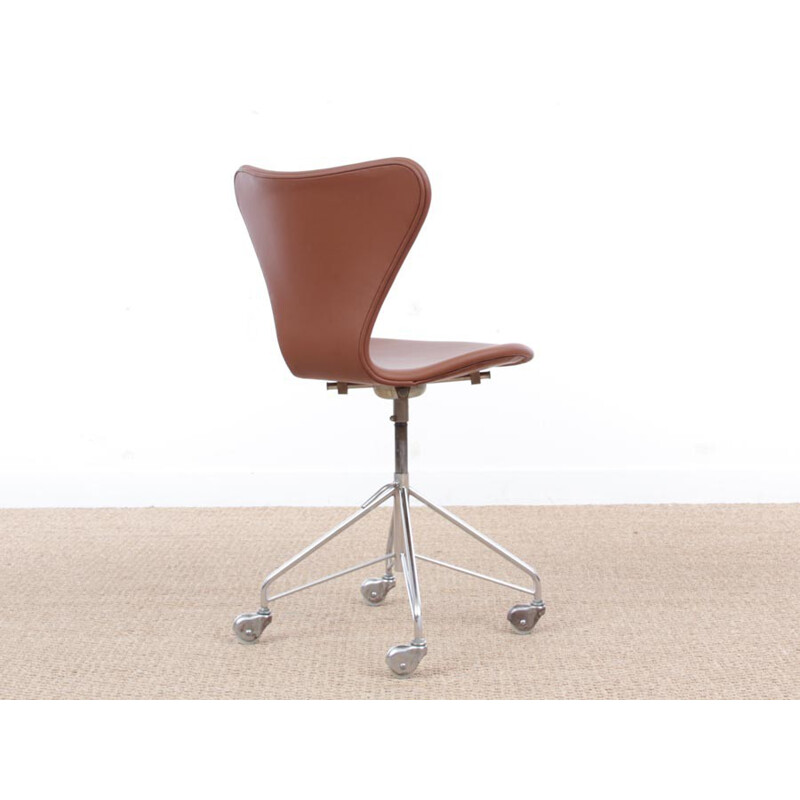 Skandinavischer Drehstuhl aus Leder von Arne Jacobsen für Fritz Hansen - 1960