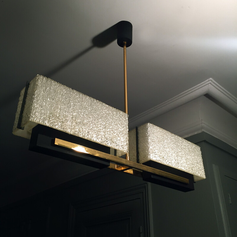 Lámpara Arlus de metal dorado y Pespex - 1960