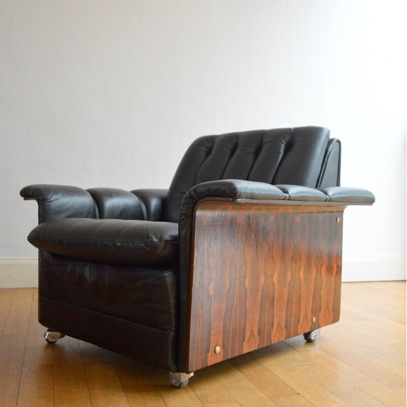 Pair of Danish Design Armchairs in leather and rosewood - 1960s