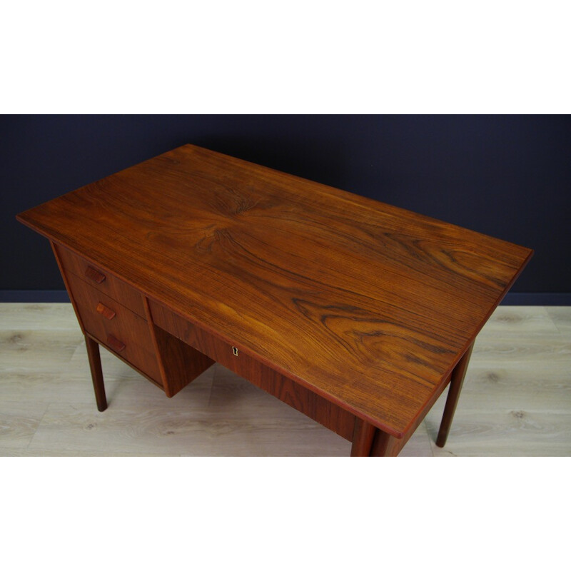 Classic Writing Desk Danish Design - 1970s