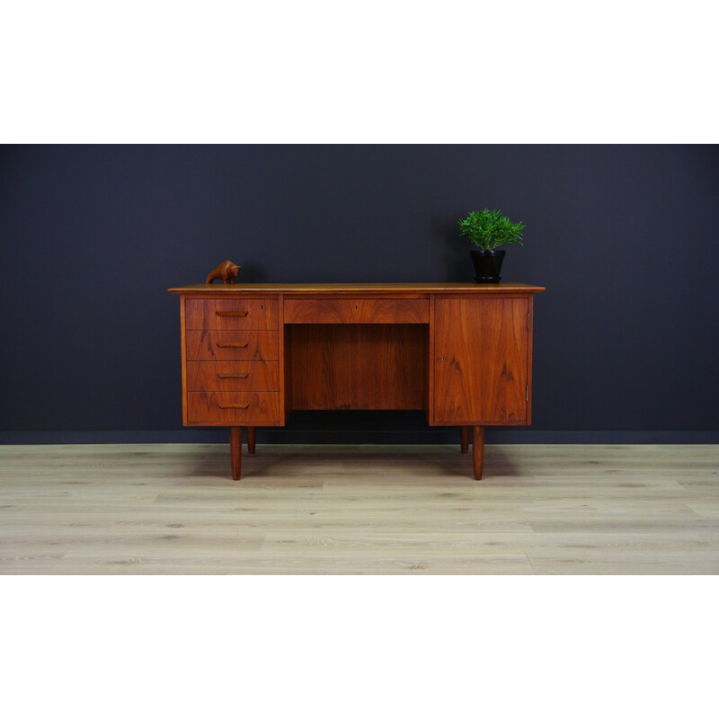 Danish Original Writting Desk in Teak - 1970s