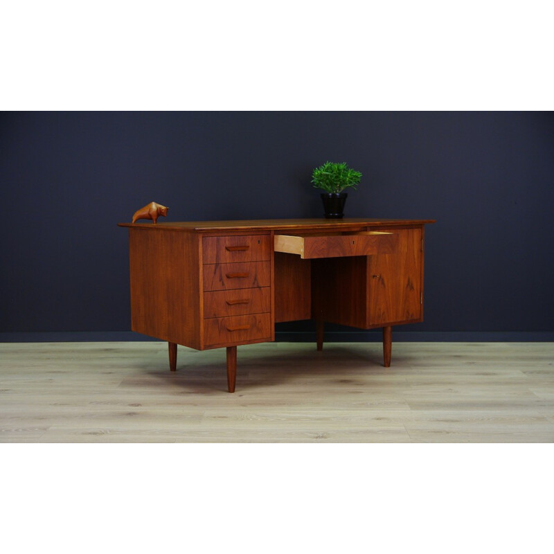 Danish Original Writting Desk in Teak - 1970s