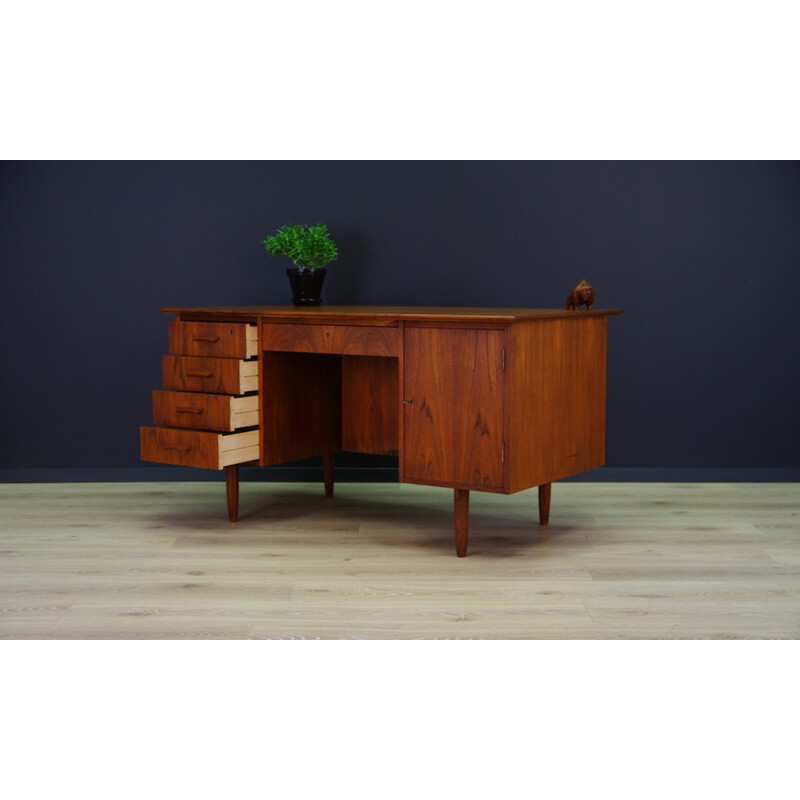 Danish Original Writting Desk in Teak - 1970s