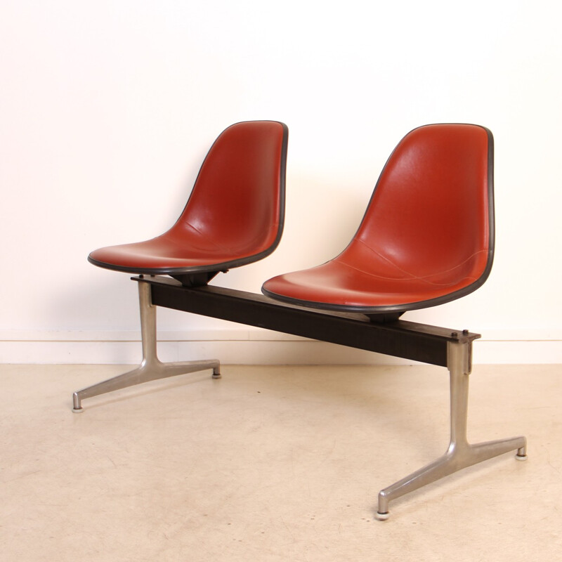 2-seater bench by Charles and Ray Eames