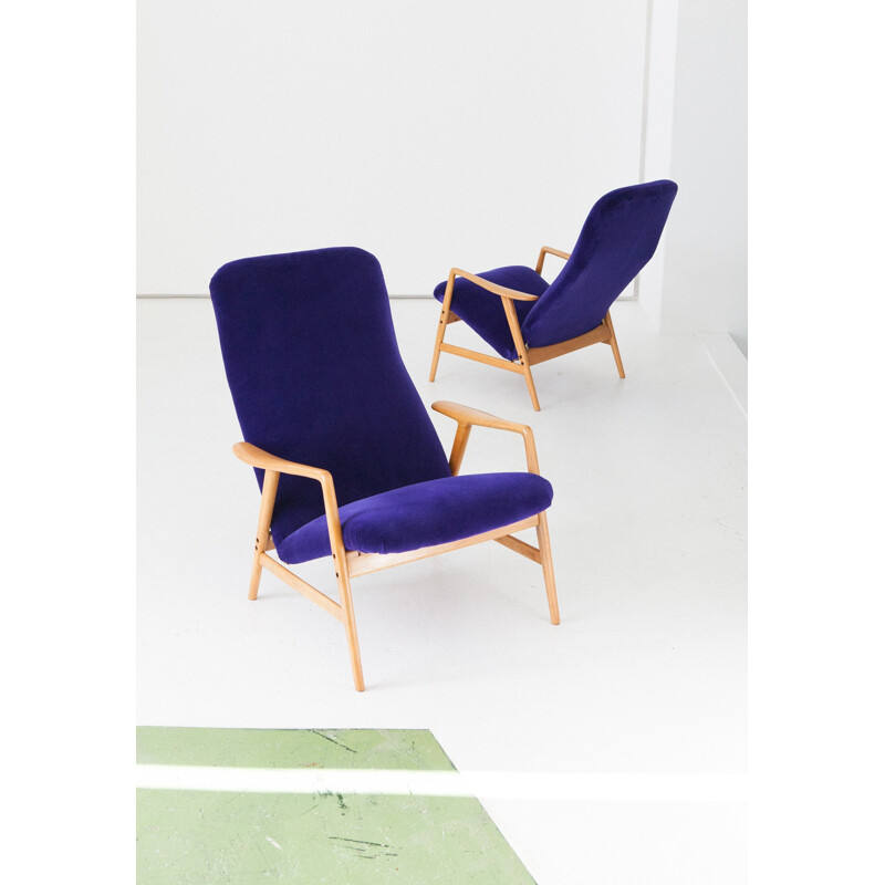 Paire de fauteuils en velours et bois d'Alf Svennson pour Fritz Hansen - 1950
