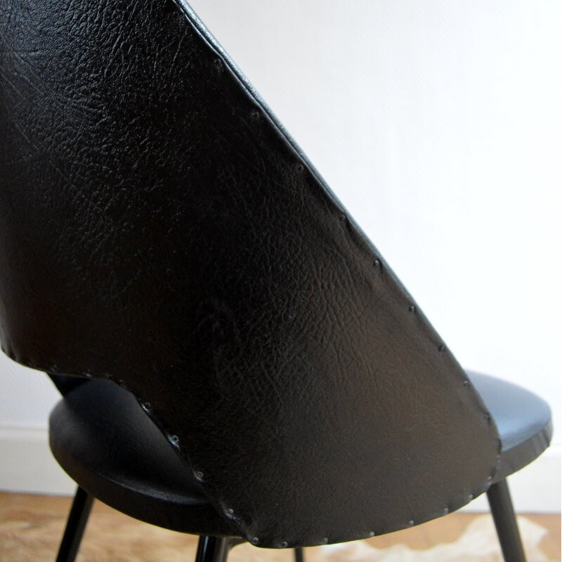 Chaise vintage en skaï noir - 1950