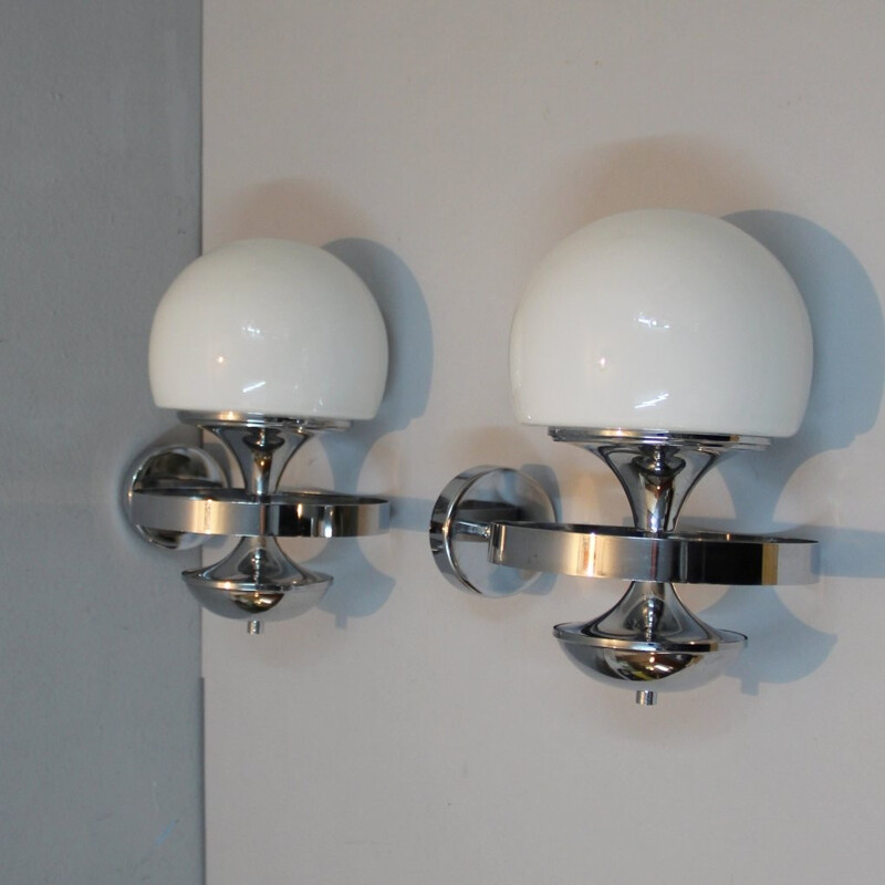 Pair of vintage wall lamps in chromed metal and opaline - 1970s