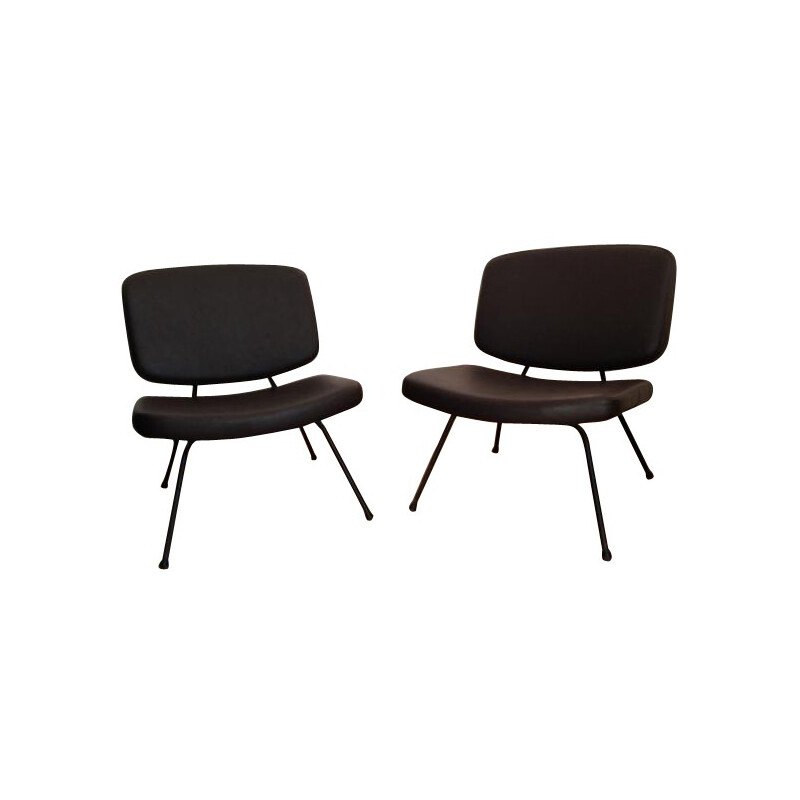 Pair of low chairs CM190, Pierre PAULIN - 1950s