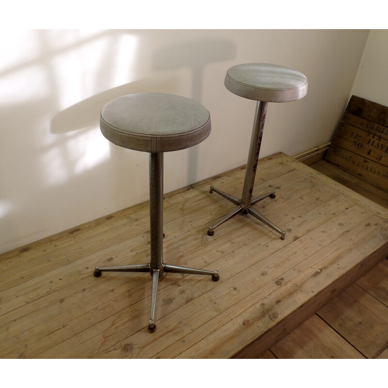 Pair of 2 french vintage industrial stool - 1960s