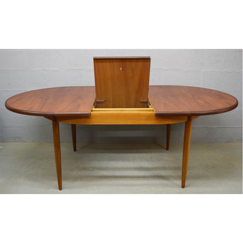 Mid-Century Oval Extendable Teak Fresco Dining Table for G-Plan - 1960s