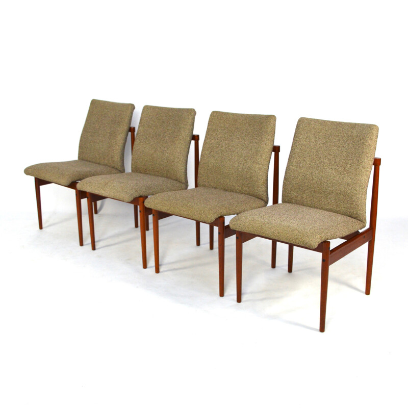 Suite von 4 Esszimmerstühlen aus Teakholz - 1950