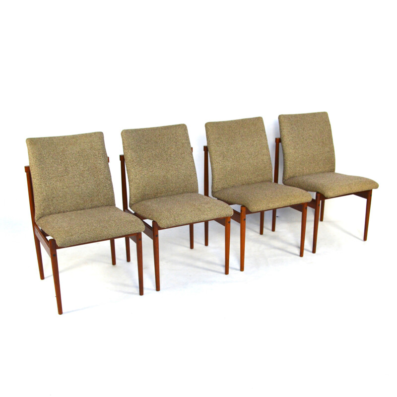 Suite von 4 Esszimmerstühlen aus Teakholz - 1950