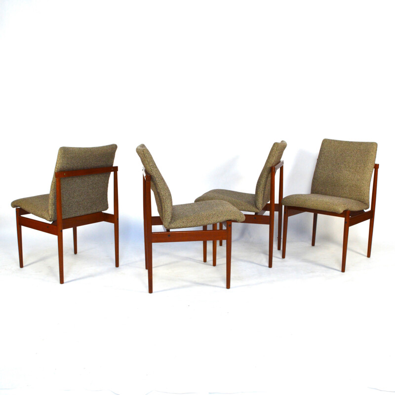 Suite de 4 chaises à repas en teck - 1950