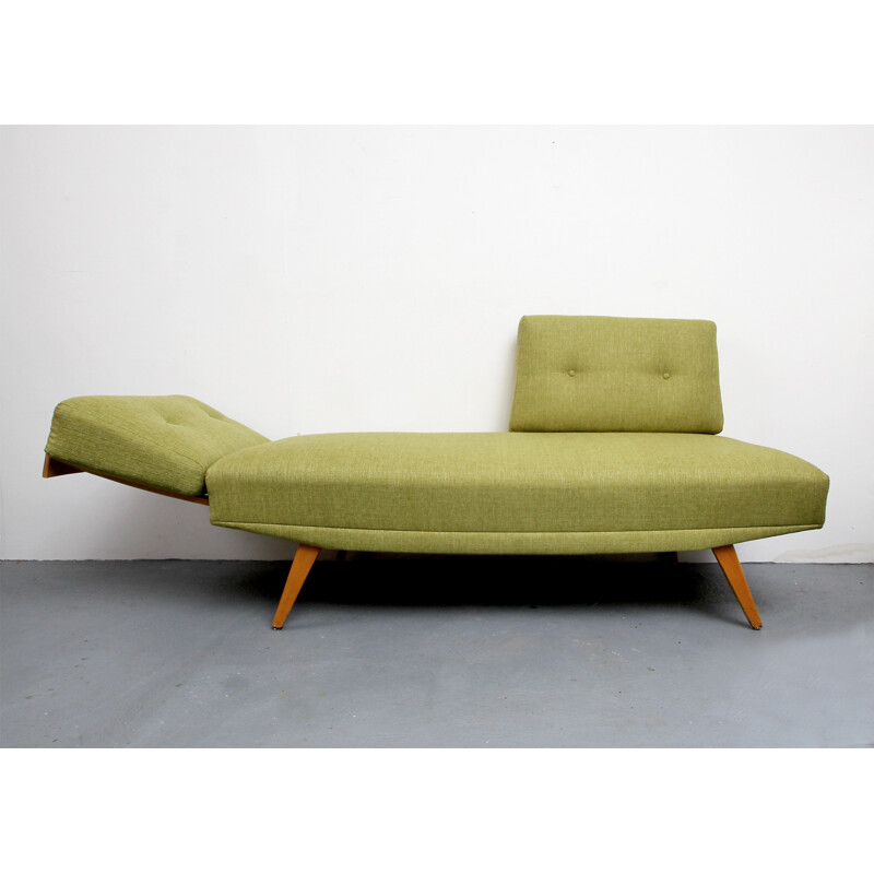 Vintage daybed in apple green - 1950s