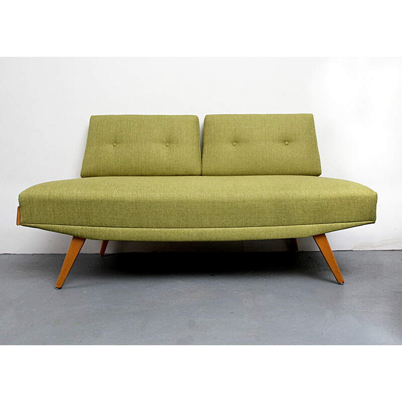 Vintage daybed in apple green - 1950s