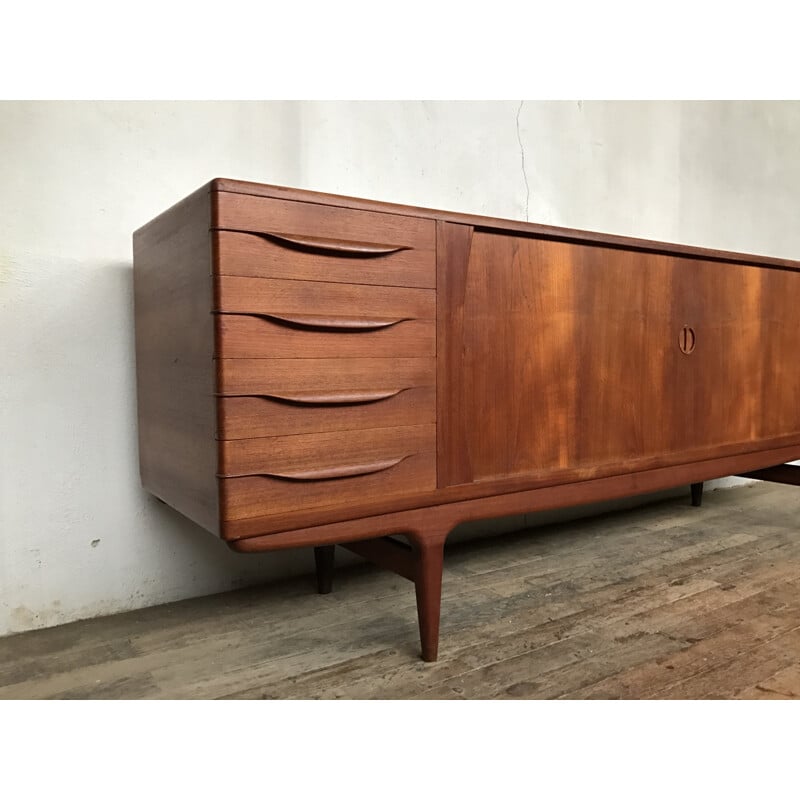 "UM15" sideboard in teak by Johannes Andersen for Samcom - 1960s