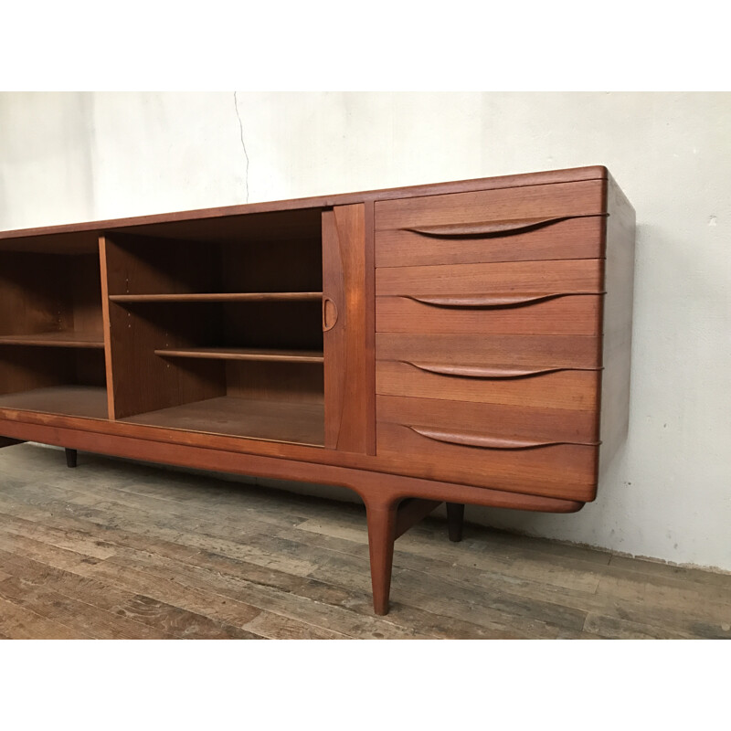 "UM15" sideboard in teak by Johannes Andersen for Samcom - 1960s