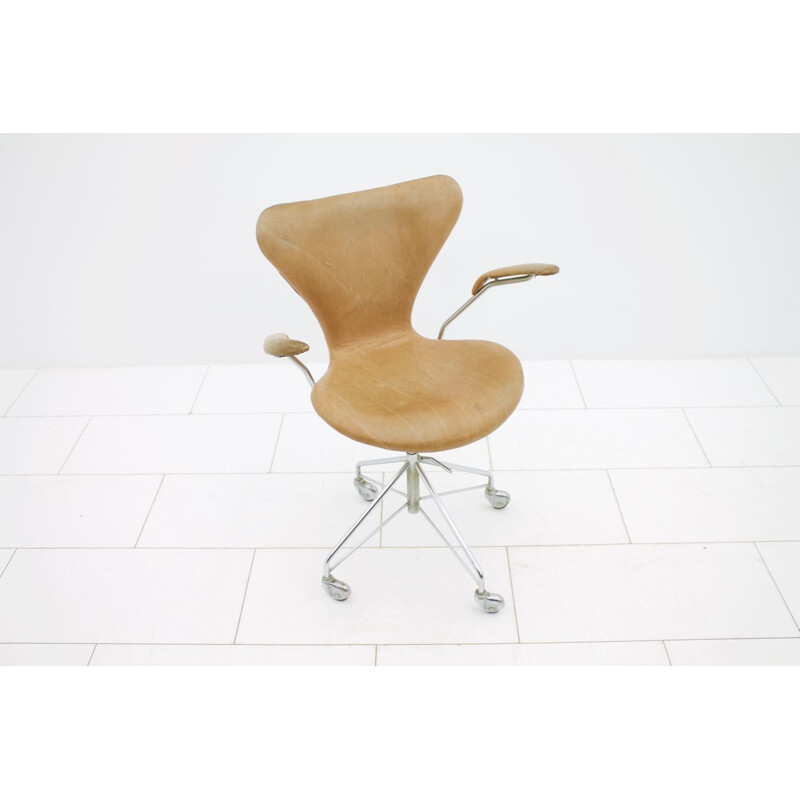 Chaise pivotante 3217 d'Arne Jacobsen - 1960