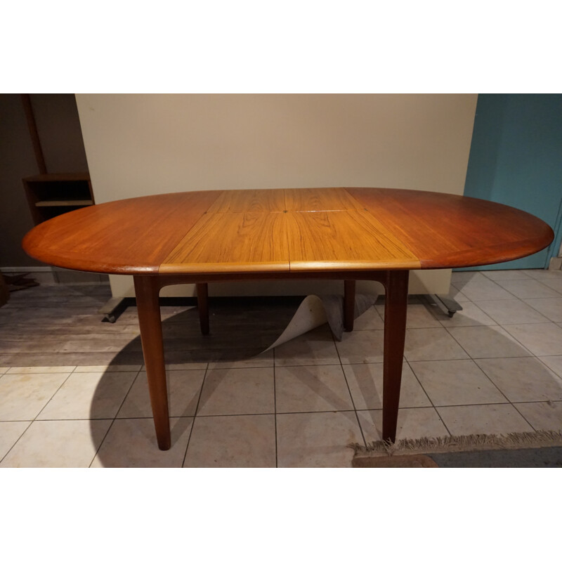 Vintage Danish dining table in teak - 1960s