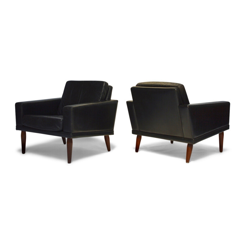 Paire de fauteuils en cuir noir et palissandre par Bovenkamp - 1960