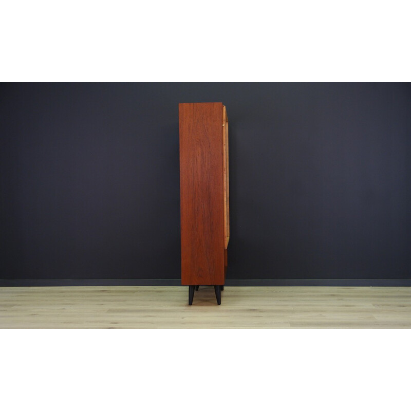 Danish Teak Cabinet in Glass - 1970s