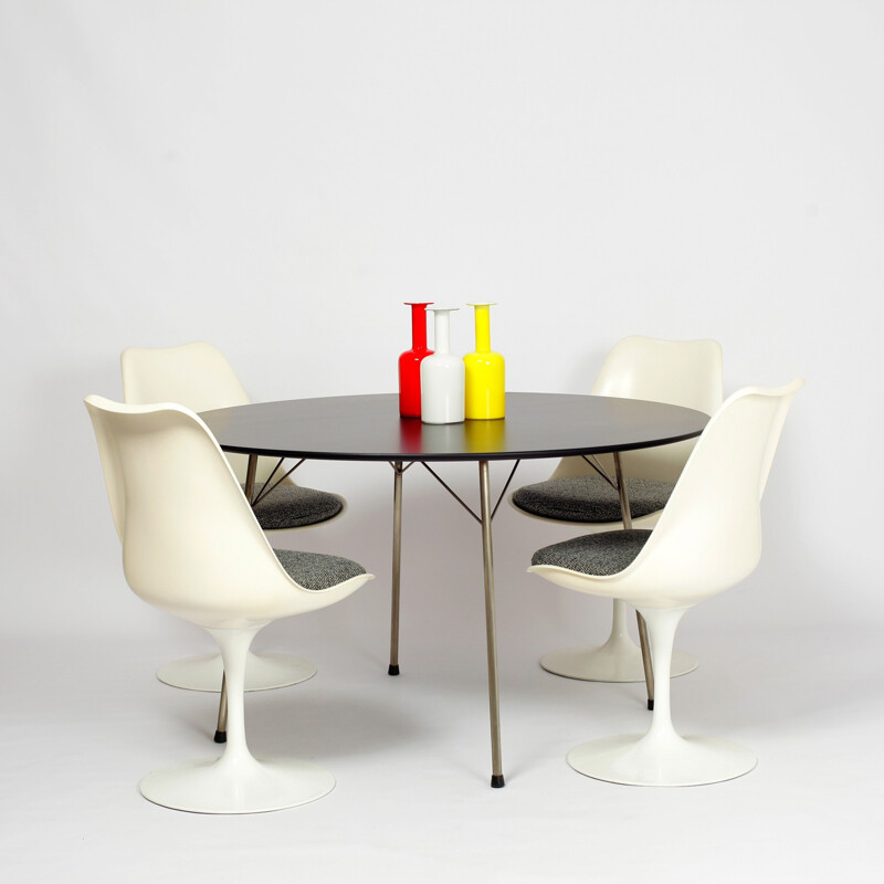 4 Tulip chairs by Eero Saarinen for Knoll International - 1970
