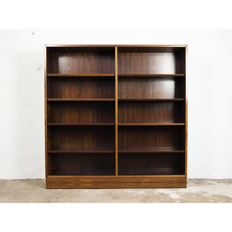 Danish bookshelf in rosewood by Hundevad - 1960s