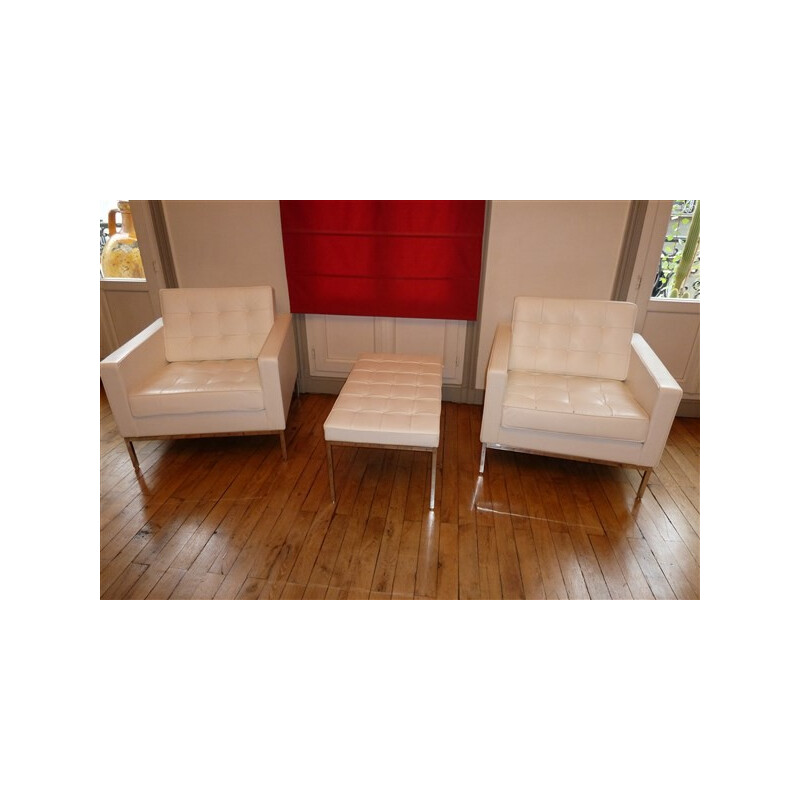 Pair of white Armchairs and bench Florence Knoll - 2000s