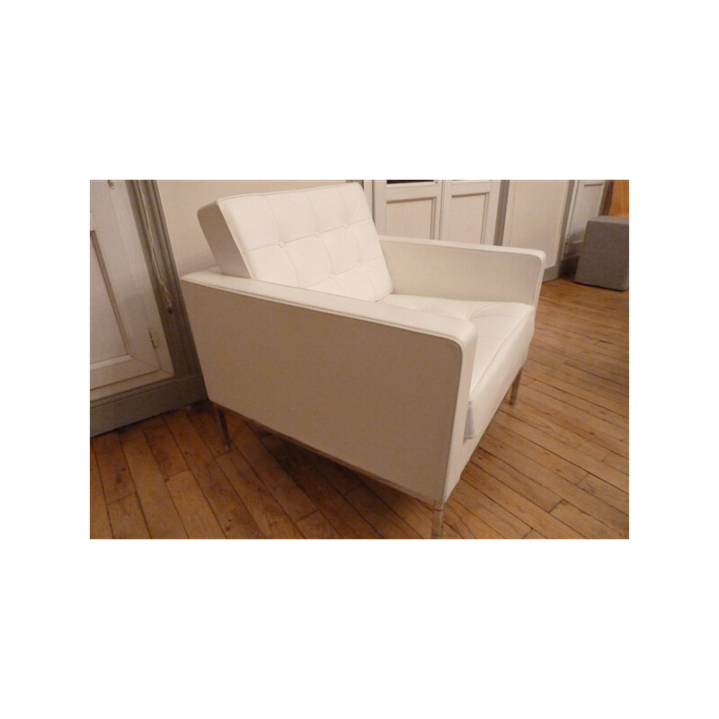Paire de fauteuils blancs et banc Florence Knoll - 2000
