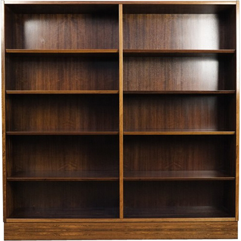 Danish bookshelf in rosewood by Hundevad - 1960s