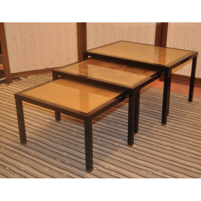 Suite de 3 Tables vintage "gigogne" en fer laqué noir - 1970