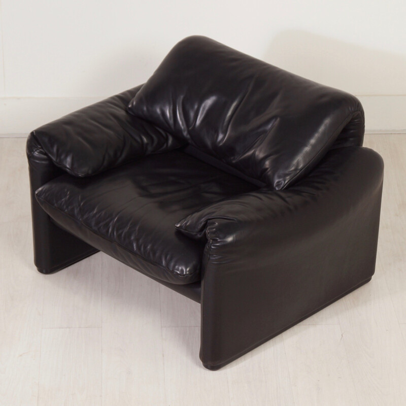 Maralunga black leather easy Chair by Vico Magistretti for Cassina - 1970s