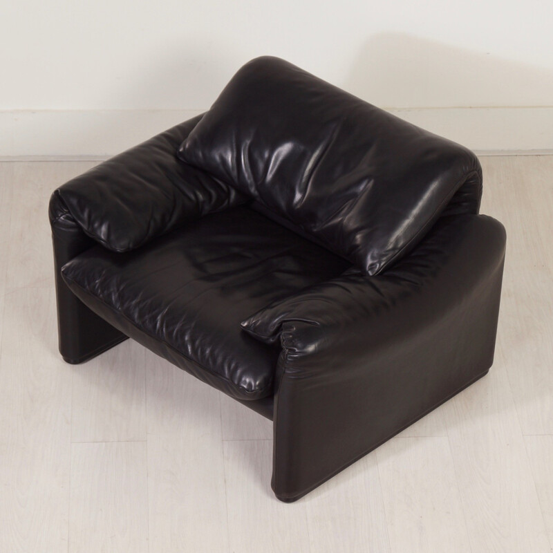 Maralunga black leather easy Chair by Vico Magistretti for Cassina - 1970s