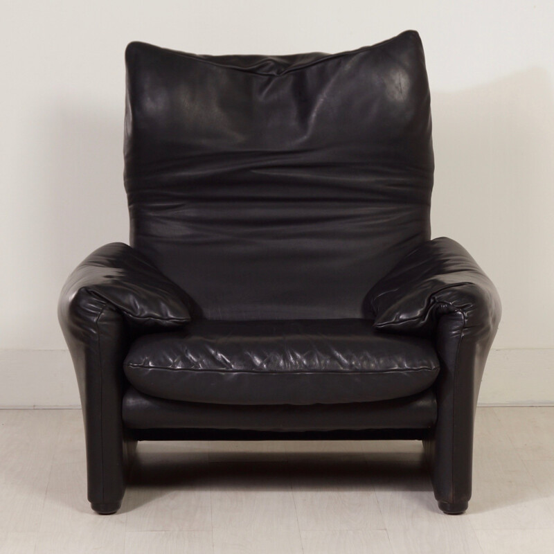 Maralunga black leather easy Chair by Vico Magistretti for Cassina - 1970s