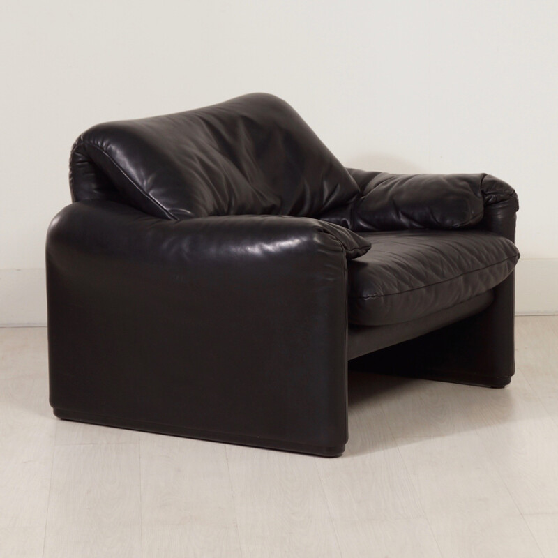 Maralunga black leather easy Chair by Vico Magistretti for Cassina - 1970s