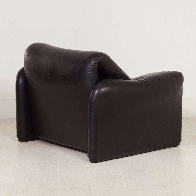 Maralunga black leather easy Chair by Vico Magistretti for Cassina - 1970s