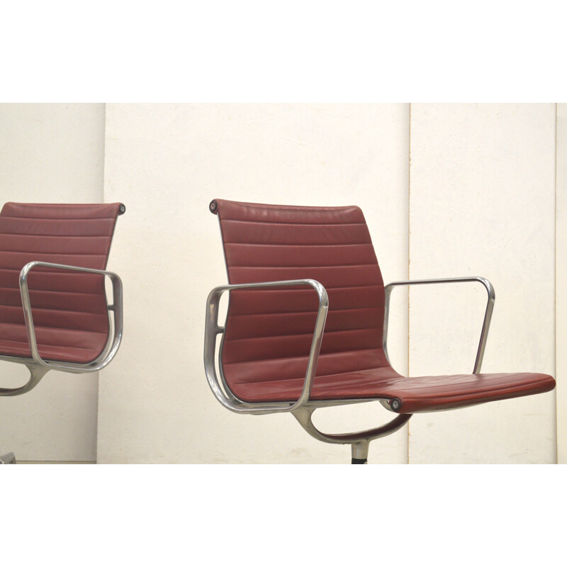Paire de fauteuils Vitu EA108 Alu de Charles Eames - 1950
