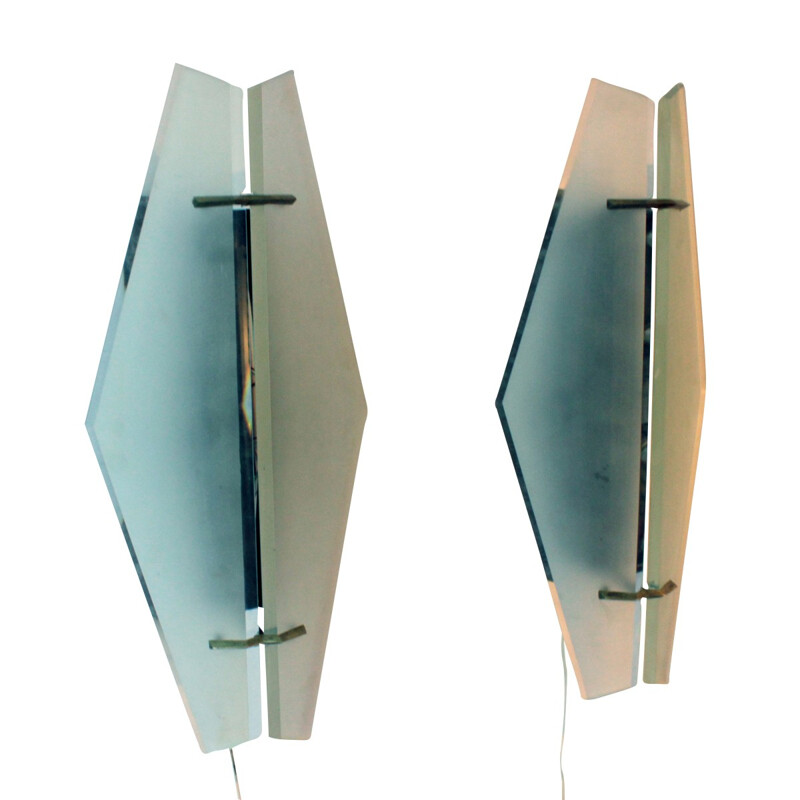 A pair of wall lamp by Max Ingrand for Fontana Arte