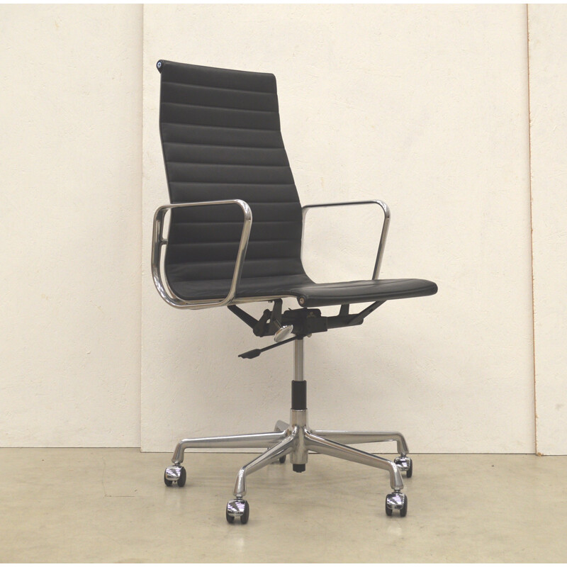 Vitra EA119 Alu Office Chair by Charles & Ray Eames - 2000s