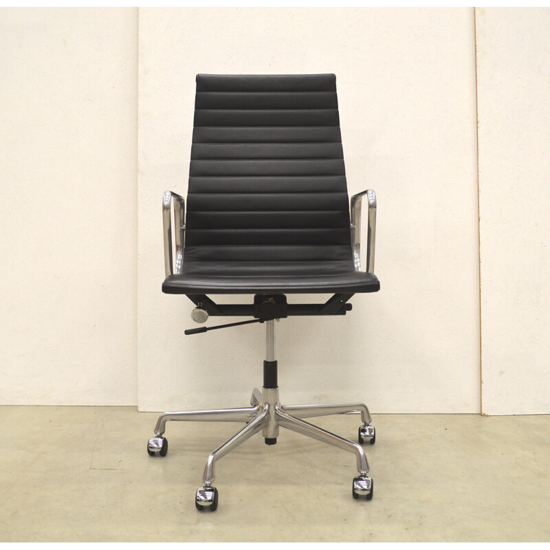 Vitra EA119 Alu Office Chair by Charles & Ray Eames - 2000s