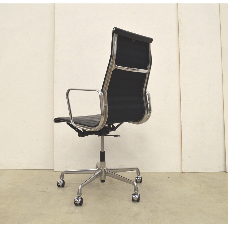 Vitra EA119 Alu Office Chair by Charles & Ray Eames - 2000s