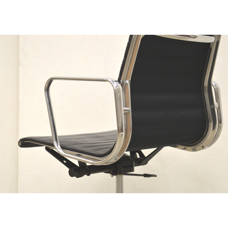 Vitra EA119 Alu Office Chair by Charles & Ray Eames - 2000s
