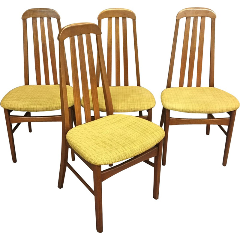 Set of 4 vintage chairs - 1970s