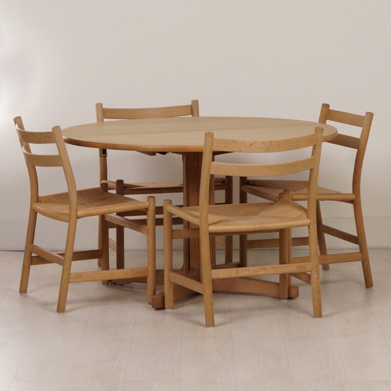 Oak Dining Set with CH47 Hans Wegner Dining Chairs and Møller Table - 1960s