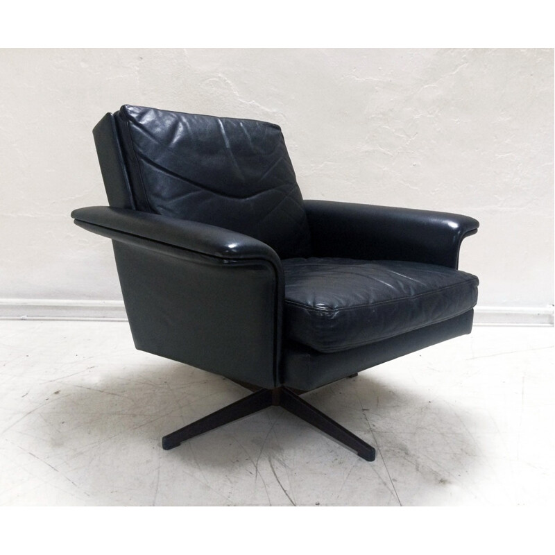 Living room set in black leather by HW Klein for Komfort - 1960s